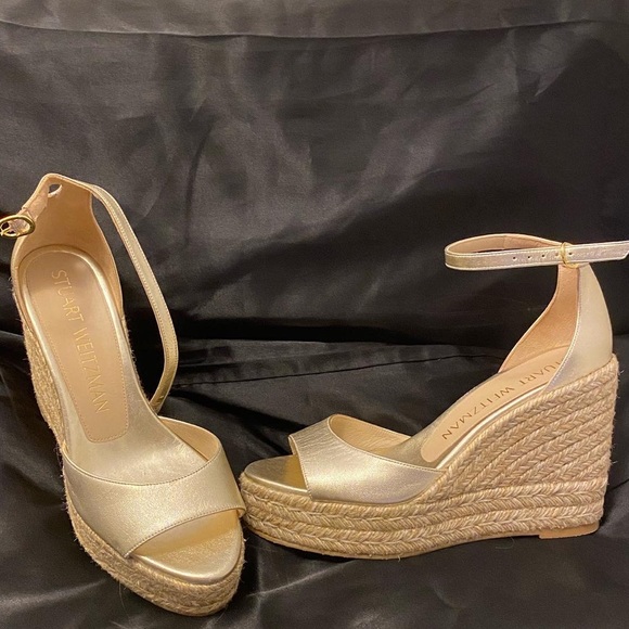 Stuart Weitzman Gold & Tan Wedges - Picture 3 of 7
